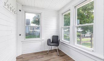 105 W Benton, Andrew, IA 52030