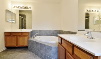 19 MARINA Dr, Bayonne, NJ 07002