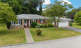 17 Golini Dr, Johnston, RI 02919