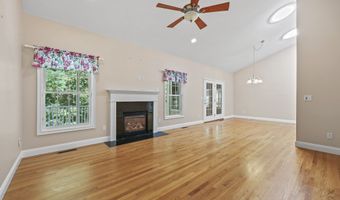 11 Village Ct 11, Colchester, CT 06415
