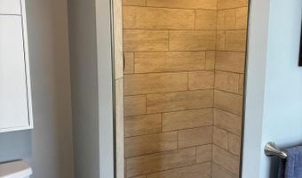 48 Mountain View Dr, Auburn, ME 04210