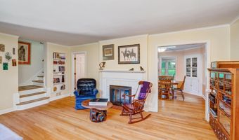 818 Ottawa Trl, Madison, WI 53711