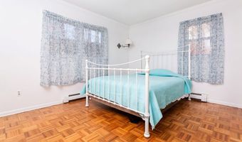 35 Mendes Rd, Danbury, CT 06811