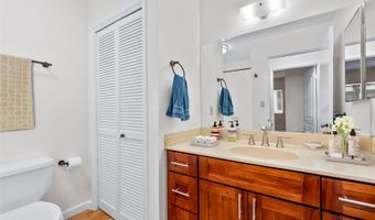 355 Aoloa St Q102, Kailua, HI 96734