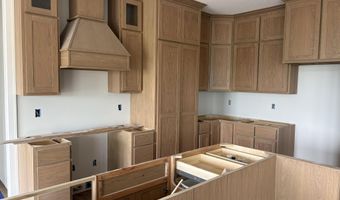 2220 Golfview Dr, Auburn, IN 46706