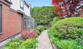 101 E Krumkill Rd, Albany, NY 12208