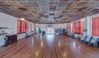 107 E 7th Ave, Arkansas City, KS 67005