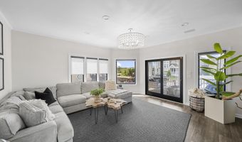93 E 11th St, Avalon, NJ 08202