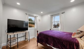 24 Ventura Dr, Brooklyn, CT 06234