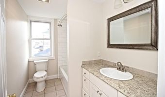 668 Thames St 2, Newport, RI 02840