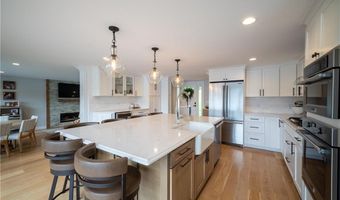136 Aldrich Rd, Glocester, RI 02857