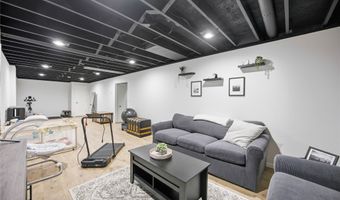 602 NW Greenwood St, Ankeny, IA 50023