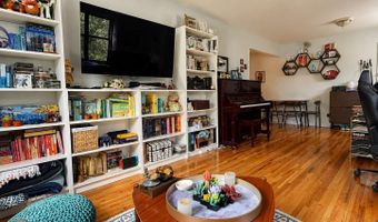 125 Park Ave B1, Amityville, NY 11701