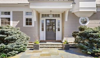 80 Meadow Wood Dr, Greenwich, CT 06830