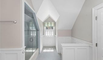 16 Hillside Rd, Cumberland, RI 02864