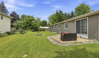 2605 W BIG BEND Dr, Appleton, WI 54914