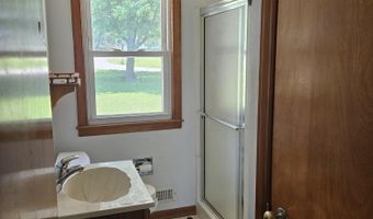 513 N Oak St, Agency, IA 52530