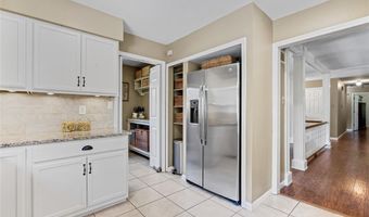1431 Dietrich Oaks Dr, Ballwin, MO 63021