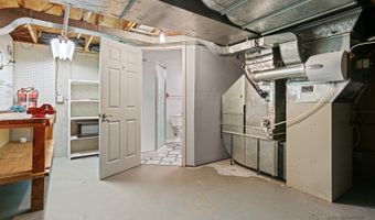 1025 Harper Dr, Algonquin, IL 60102
