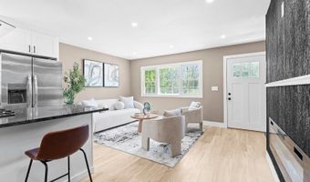 8 Andrea Dr, Alloway, NJ 07462
