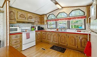 37 Wheeler Dr, Alburgh, VT 05440