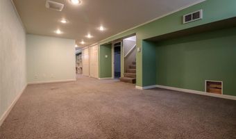 8932 Ione Ln, Affton, MO 63123