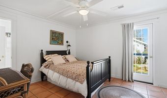 130 14th St, Apalachicola, FL 32320
