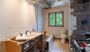 151 Overlook Dr, Alliance, OH 44601