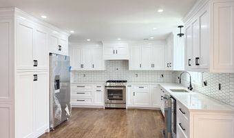 40 E Pasadena Pl, Bridgeport, CT 06610