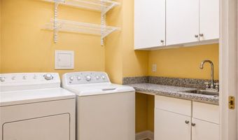 36 Overlook Dr 36, North Kingstown, RI 02852