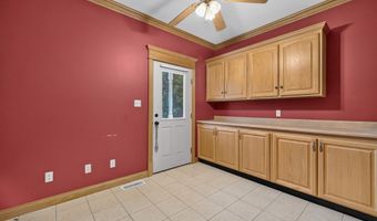 646 S Country Estates Ln, Bloomfield, IN 47424