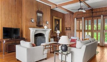 3 Hazard Ave, Newport, RI 02840