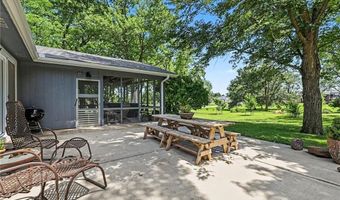 16985 Evans Rd, Basehor, KS 66007