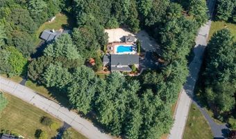 14 Bourget Ct, North Smithfield, RI 02896