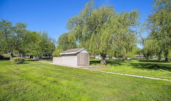3309 Dumont Lake Dr, Allegan, MI 49010