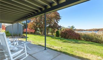 1 Delray Dr, Narragansett, RI 02882