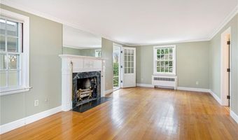 20 Elmsgate Way, East Providence, RI 02916