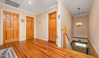 142 Cedar St, Amityville, NY 11701