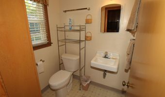 162 Pillsbury Pt, Arnolds Park, IA 51331