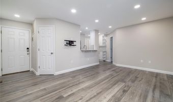 615 Broadway 63, Amityville, NY 11701