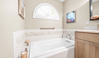 447 Sumark Way, Ann Arbor, MI 48103