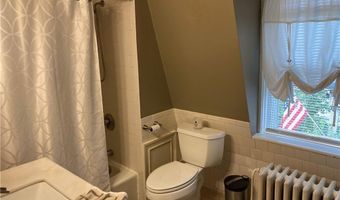 4 Hammond St 5, Newport, RI 02840