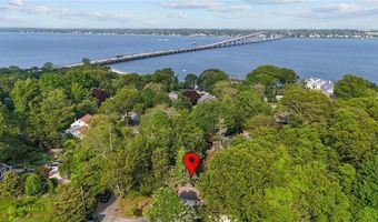 105 North Rd, North Kingstown, RI 02874