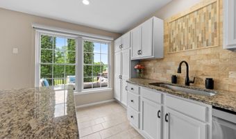 1658 PINEWIND Dr, Alburtis, PA 18011