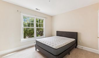 973 POWHATAN St, Alexandria, VA 22314