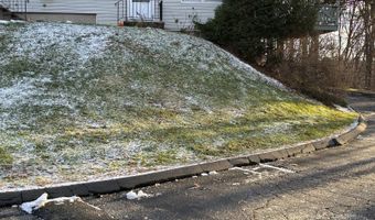 37 Whittlesey Dr 37, Bethel, CT 06801