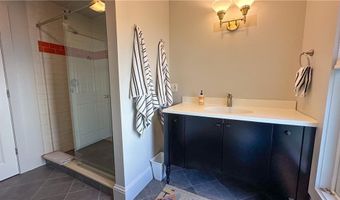 208 Chapel St, Block Island, RI 02807