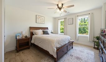 1479 Main St, Acushnet, MA 02743