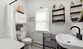 210 N BEACH Ave, Beach Haven, NJ 08008