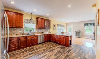 111 Middle St, North Kingstown, RI 02852